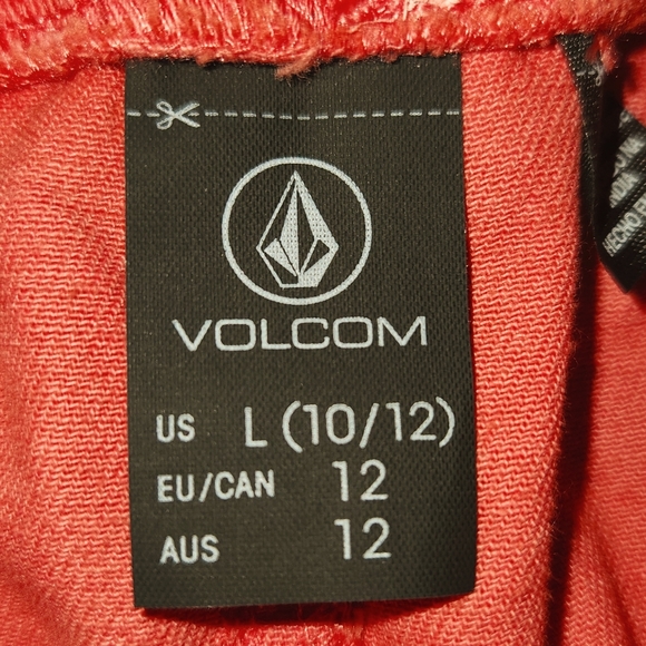 Girls Volcom shorts - Picture 2 of 2